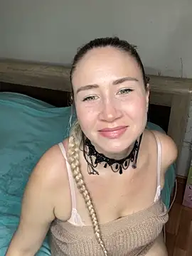 Snapshot of Nikusia chatting on 03-22-25, 10:39 Nikusia online show from 03-22-25, 10:39