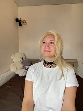 Snapshot of Nikusia chatting on 10-05-25, 07:50 Nikusia online show from 10-05-25, 07:50