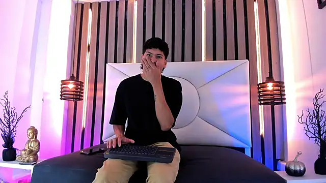 Jhojan twink online show from 10-20-25, 12:38