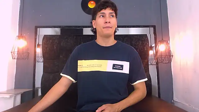 Jhojan twink online show from 03-25-26, 01:39