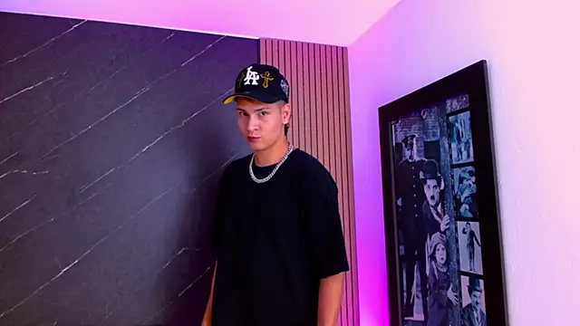 Jhojan twink online show from 04-17-26, 03:31