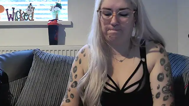 Sizzling Indie36 online show from 10-17-25, 08:06