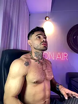 thiagoferrari2 online show from 10-10-25, 04:22