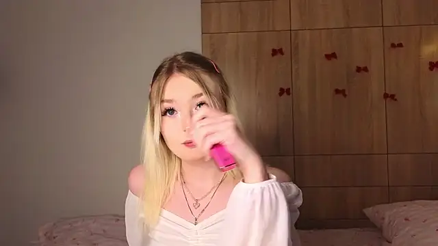 minigirl online show from 03-01-26, 04:20