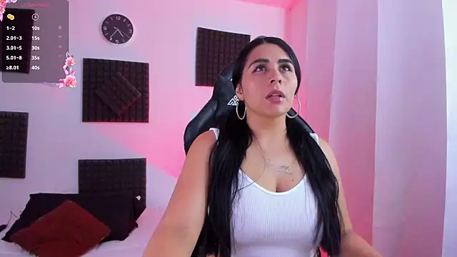 Snapshot of hannarusso chatting on 10-10-25, 09:36 hannarusso online show from 10-10-25, 09:36