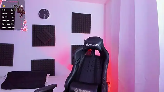 Snapshot of hannarusso chatting on 10-21-25, 09:26 hannarusso online show from 10-21-25, 09:26