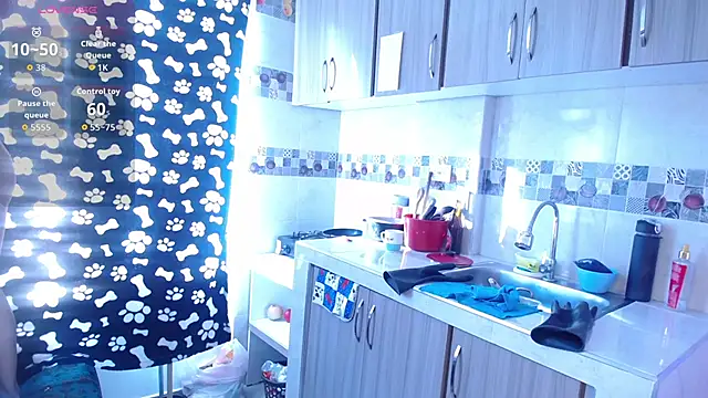 Emilybutterfly1 online show from 09-09-25, 09:25