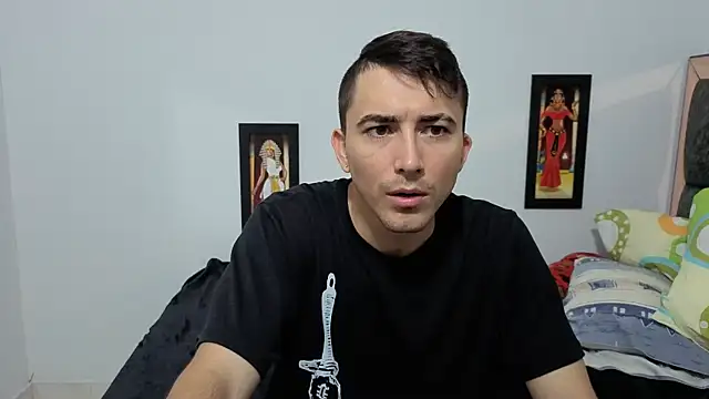 pareja curiosa19 online show from 11-25-25, 08:20