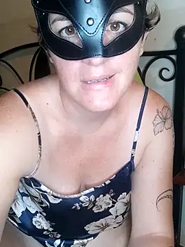 emiliemilf online show from 11-11-25, 07:52