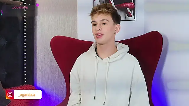 LiamWildx20 online show from 12-22-25, 07:27