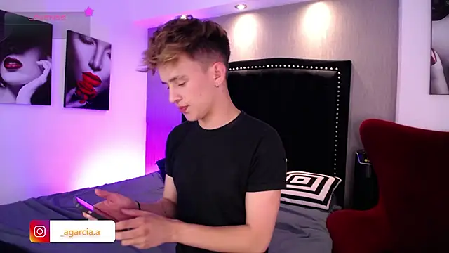 LiamWildx20 online show from 02-11-26, 05:01