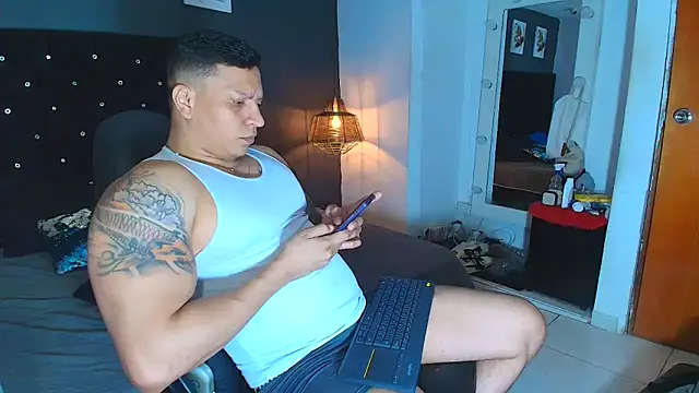 Snapshot of ethan_dalton_ chatting on 11-01-25, 03:19 ethan dalton online show from 11-01-25, 03:19