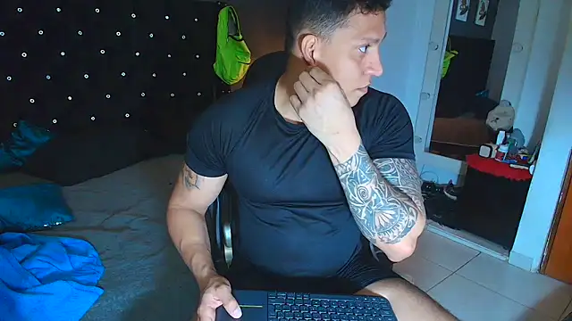 Snapshot of ethan_dalton_ chatting on 11-11-25, 03:28 ethan dalton online show from 11-11-25, 03:28