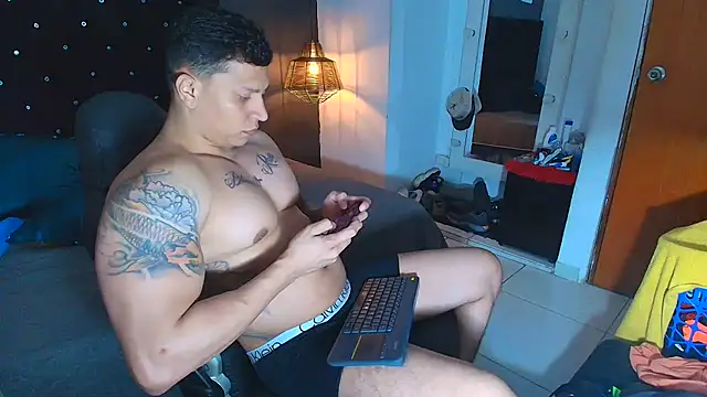 Snapshot of ethan_dalton_ chatting on 12-01-25, 01:21 ethan dalton online show from 12-01-25, 01:21