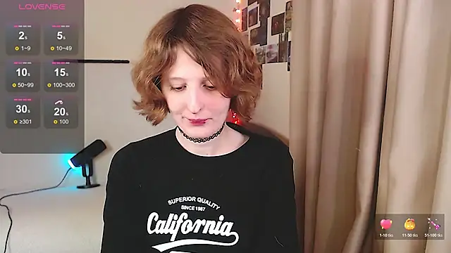 Snapshot of c0ralynx chatting on 10-31-25, 11:22 c0ralynx online show from 10-31-25, 11:22