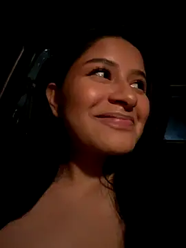 Snapshot of andrea_gomes_ chatting on 10-19-25, 08:15 andrea gomes online show from 10-19-25, 08:15