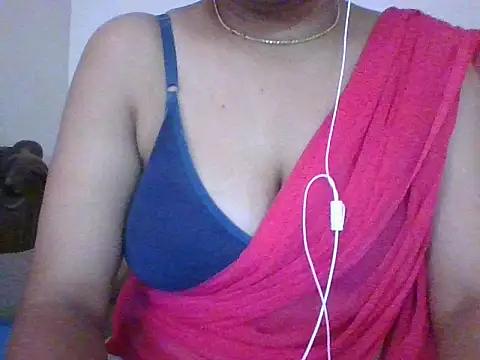 Snapshot of snehashreyatamil chatting on 10-29-25, 07:54 snehashreyatamil online show from 10-29-25, 07:54