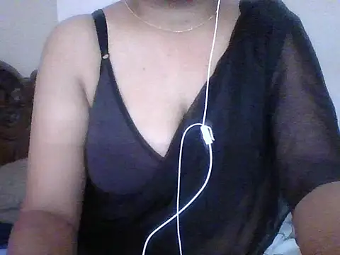 Snapshot of snehashreyatamil chatting on 10-30-25, 08:27 snehashreyatamil online show from 10-30-25, 08:27