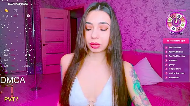 Snapshot of vinkiepinkie chatting on 11-30-25, 11:25 vinkiepinkie online show from 11-30-25, 11:25