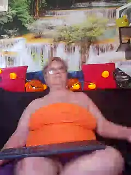 QueenPammy1 online show from 10-31-25, 11:22