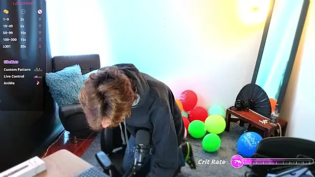 Snapshot of Aaron_malikk chatting on 09-24-25, 01:03 Aaron malikk online show from 09-24-25, 01:03