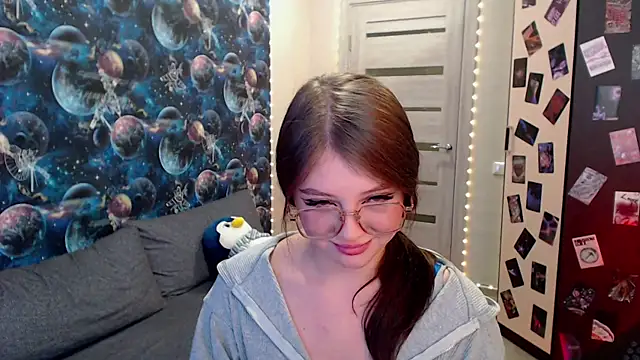 Snapshot of GinnyBlacky chatting on 10-08-25, 04:15 GinnyBlacky online show from 10-08-25, 04:15