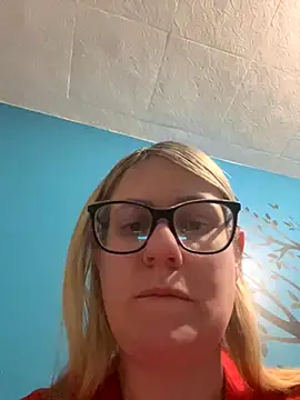 Snapshot of lady_gloria69 chatting on 10-13-25, 05:18 lady gloria69 online show from 10-13-25, 05:18