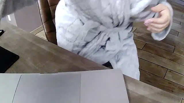 Snapshot of lady_gloria69 chatting on 10-21-25, 04:57 lady gloria69 online show from 10-21-25, 04:57