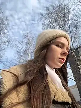 MilaBee online show from 03-19-25, 10:22