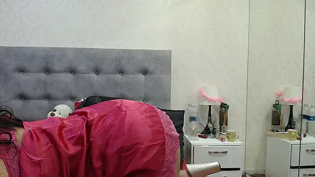 Snapshot of ScarlettGreen_ chatting on 02-10-26, 11:25 ScarlettGreen online show from 02-10-26, 11:25