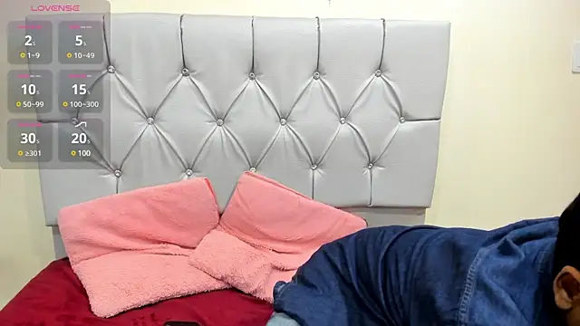 Snapshot of Ethan_Westt chatting on 03-18-25, 08:59 Ethan Westt online show from 03-18-25, 08:59