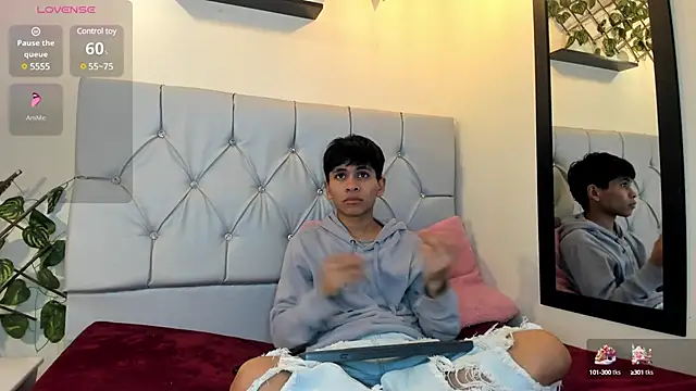 Snapshot of Ethan_Westt chatting on 03-20-25, 09:13 Ethan Westt online show from 03-20-25, 09:13