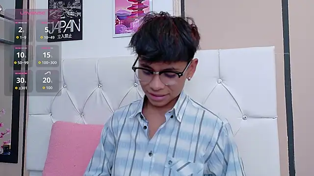 Snapshot of Ethan_Westt chatting on 11-10-25, 08:52 Ethan Westt online show from 11-10-25, 08:52