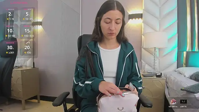 SaraJonness online show from 11-21-25, 01:10