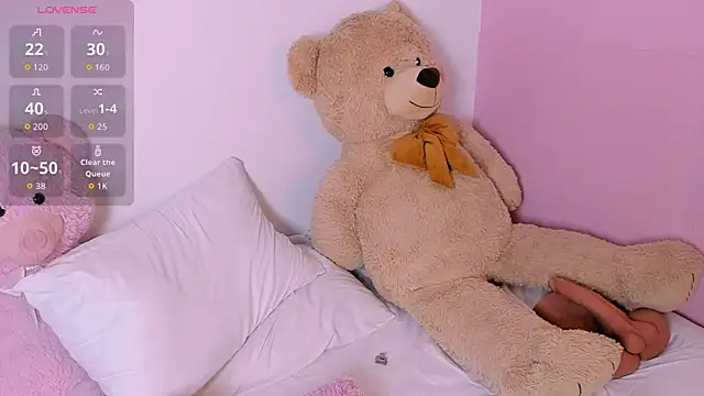 Snapshot of BritanyLin__ chatting on 10-11-25, 05:17 BritanyLin online show from 10-11-25, 05:17