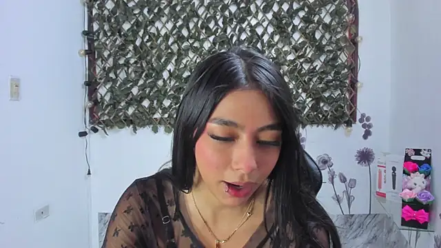 Sarahbrowm  online show from 10-21-25, 07:03