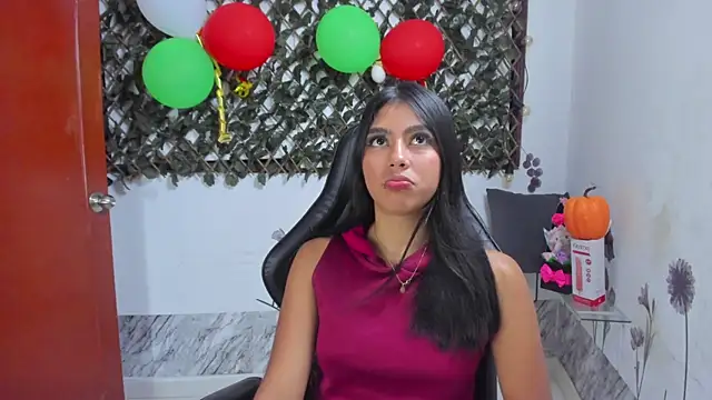 Sarahbrowm  online show from 10-28-25, 02:37