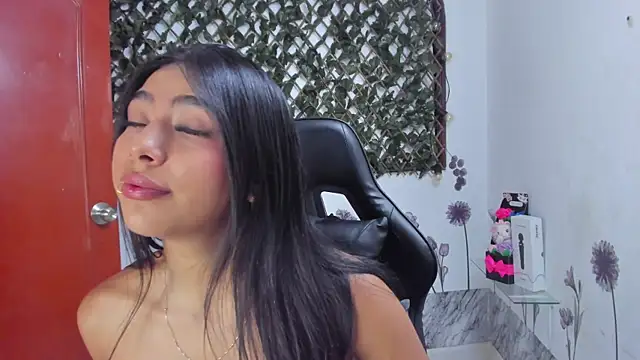 Sarahbrowm  online show from 11-09-25, 10:08