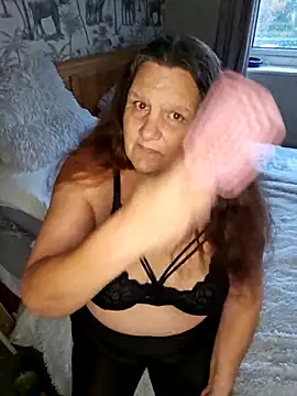 MissQueenBeex online show from 10-23-25, 07:51