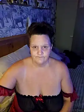 MissQueenBeex online show from 12-04-25, 11:57