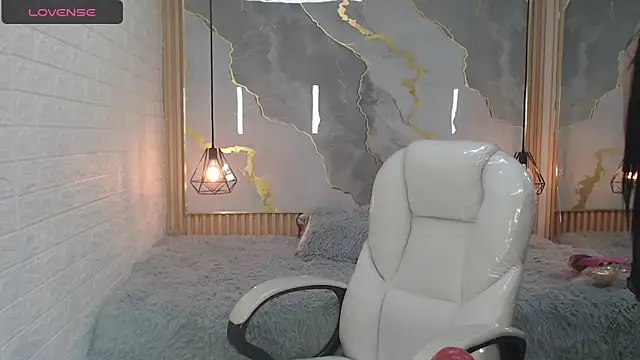 nei girl online show from 10-14-25, 01:01