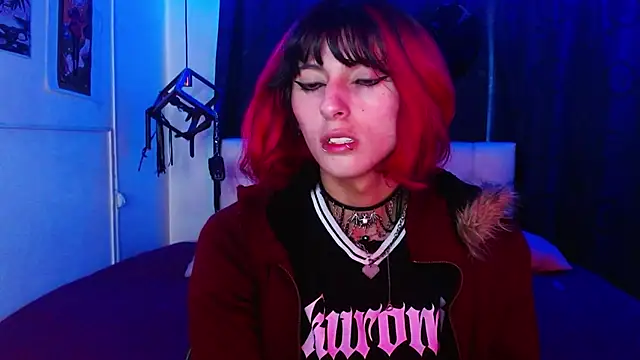 goth minerva online show from 11-11-25, 01:22