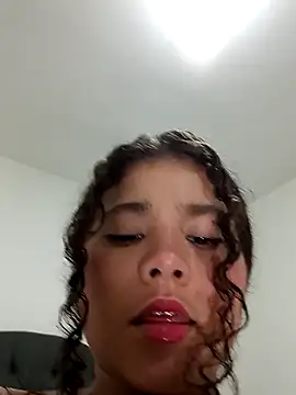 Snapshot of daika31 chatting on 10-12-25, 01:37 daika31 online show from 10-12-25, 01:37