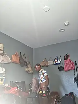 ItsBarbieBitcxxxx69 online show from 11-11-25, 05:46