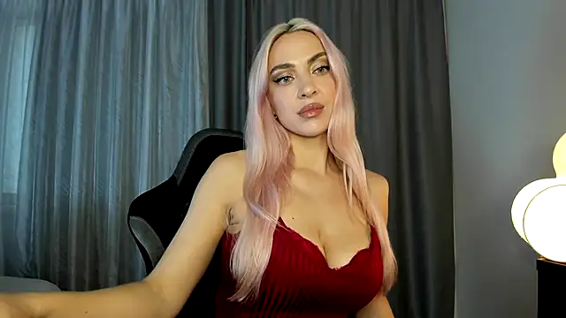  Miss Valentina  online show from 10-28-25, 11:03