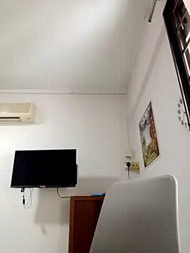 Snapshot of akumasian chatting on 03-21-25, 08:39 akumasian online show from 03-21-25, 08:39