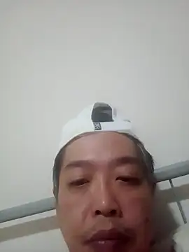 Snapshot of akumasian chatting on 10-17-25, 02:19 akumasian online show from 10-17-25, 02:19