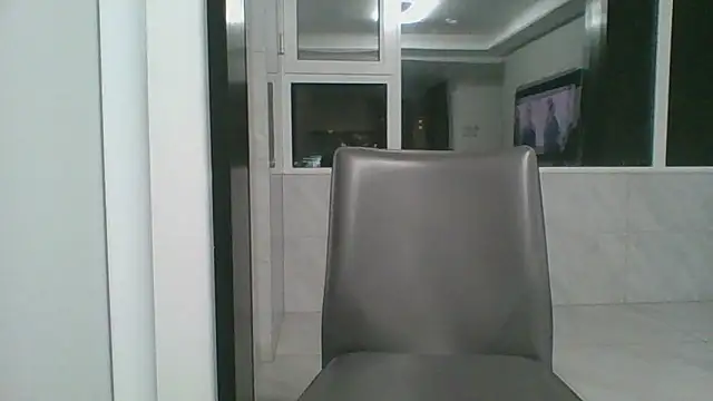 Snapshot of nole_china7 chatting on 10-28-25, 01:36 nole china7 online show from 10-28-25, 01:36