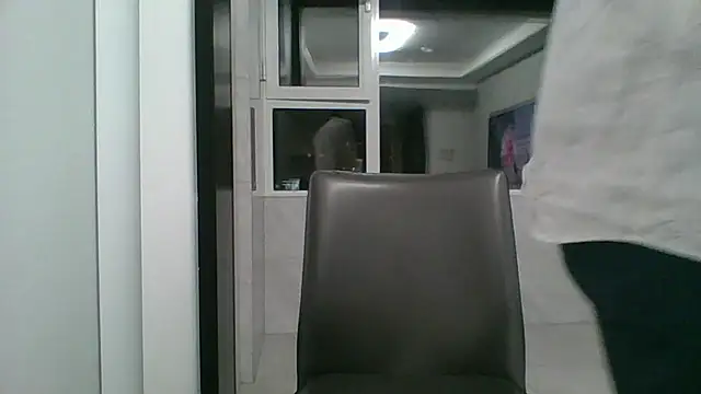 Snapshot of nole_china7 chatting on 10-29-25, 01:46 nole china7 online show from 10-29-25, 01:46