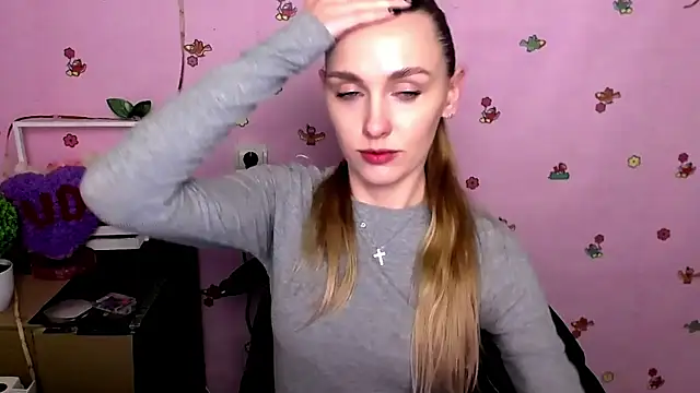 Snapshot of Doll_Angelina chatting on 02-15-26, 06:43 Doll Angelina online show from 02-15-26, 06:43